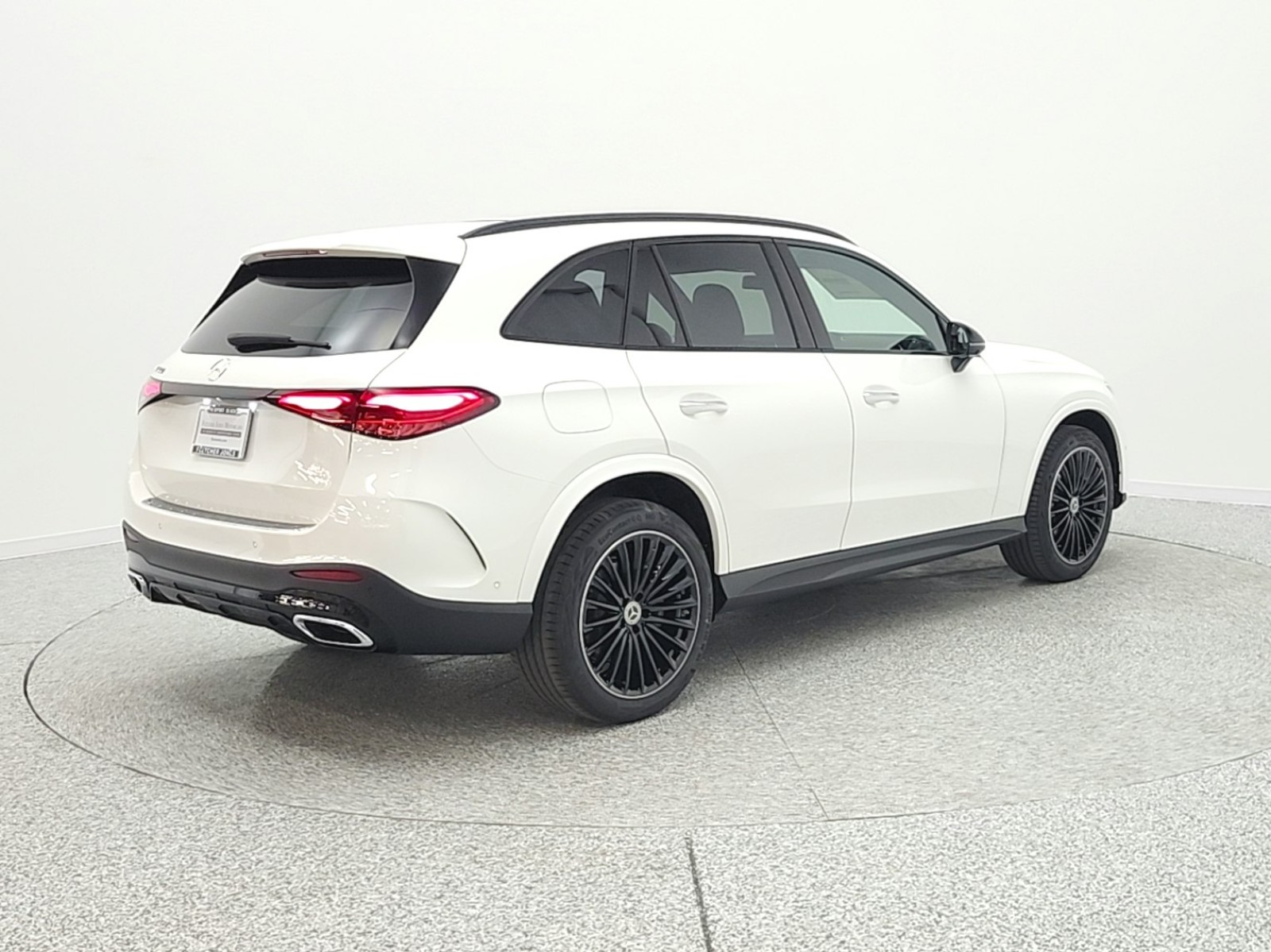New 2026 Polar White Mercedes-Benz GLC 300 image 5
