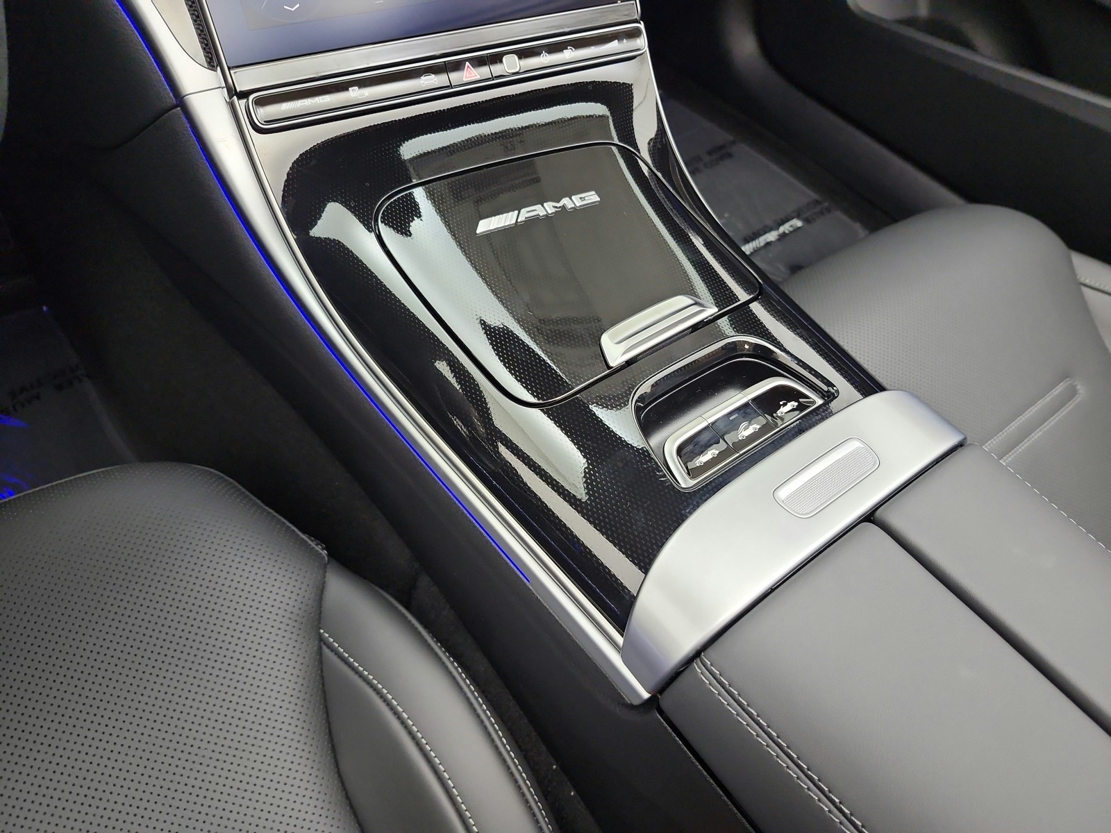 New 2027 MANUFAKTUR Alpine Grey Metallic Mercedes-Benz AMG® CLE 53 4MATIC+ Cabriolet image 10