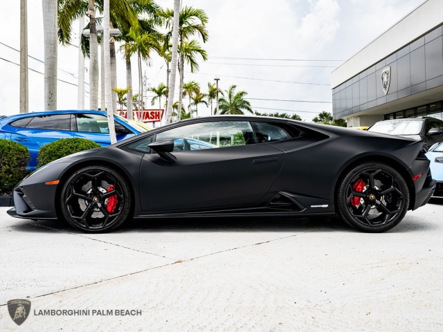 2022 Lamborghini Huracan EVO  in , 