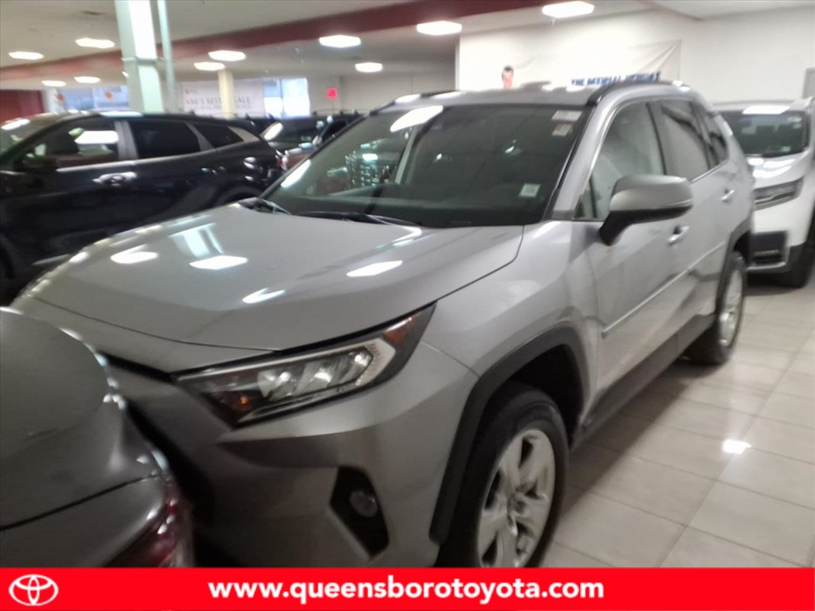 2021 Toyota RAV4 XLE's photo