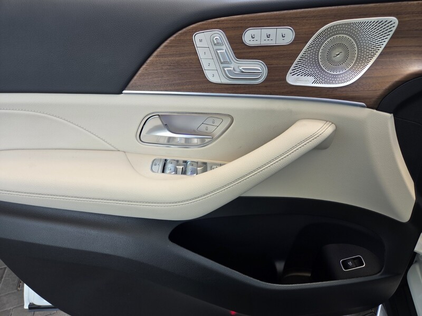 New 2026 Polar White Mercedes-Benz GLE 450 4MATIC® SUV image 20