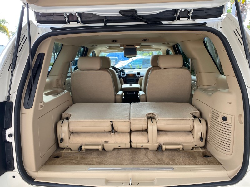 2010 Cadillac Escalade SUNROOF NAV Premium LOW MILES 66,933 in ,