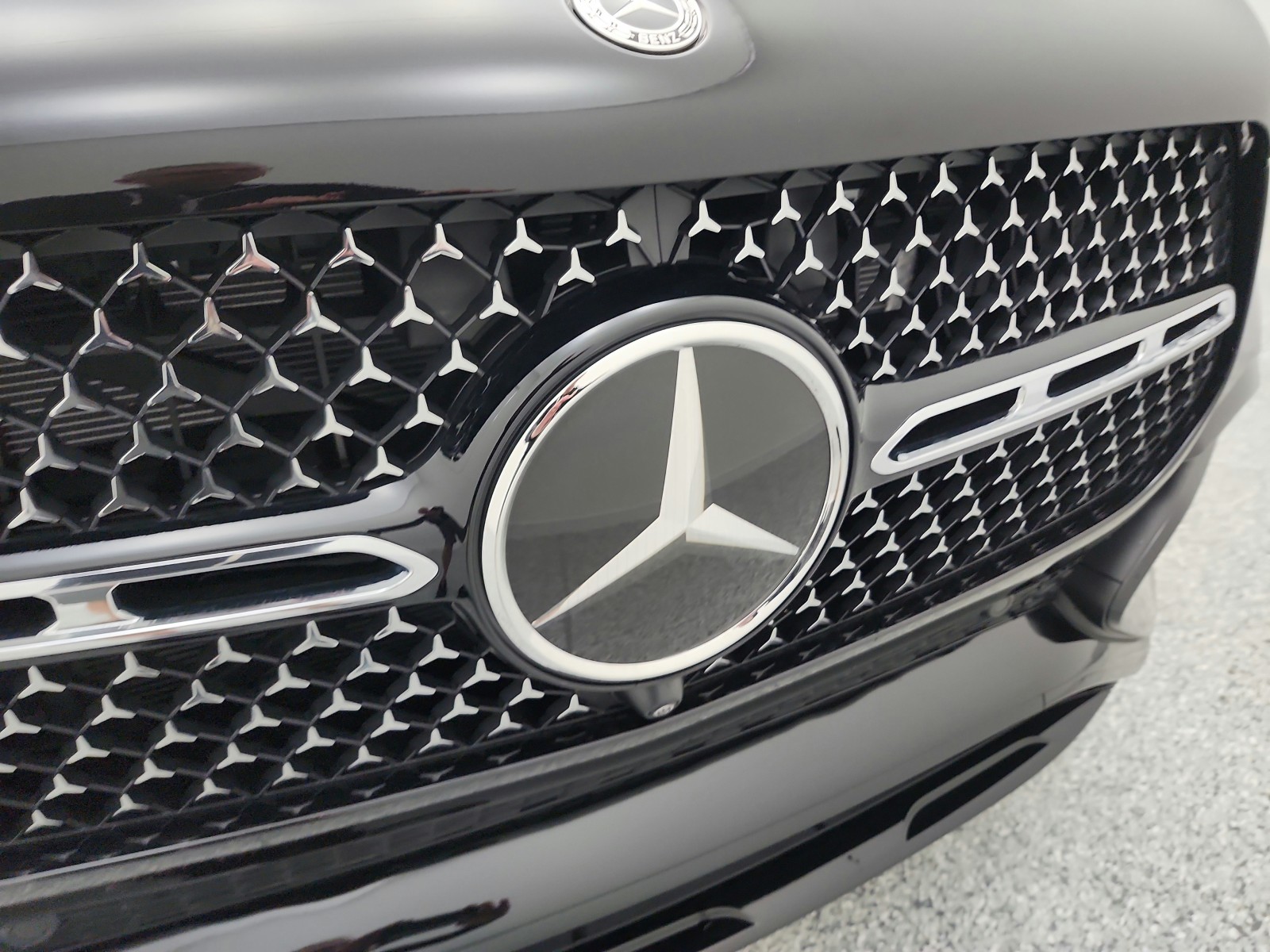 New 2026 Obsidian Black Metallic Mercedes-Benz GLE 450 image 13