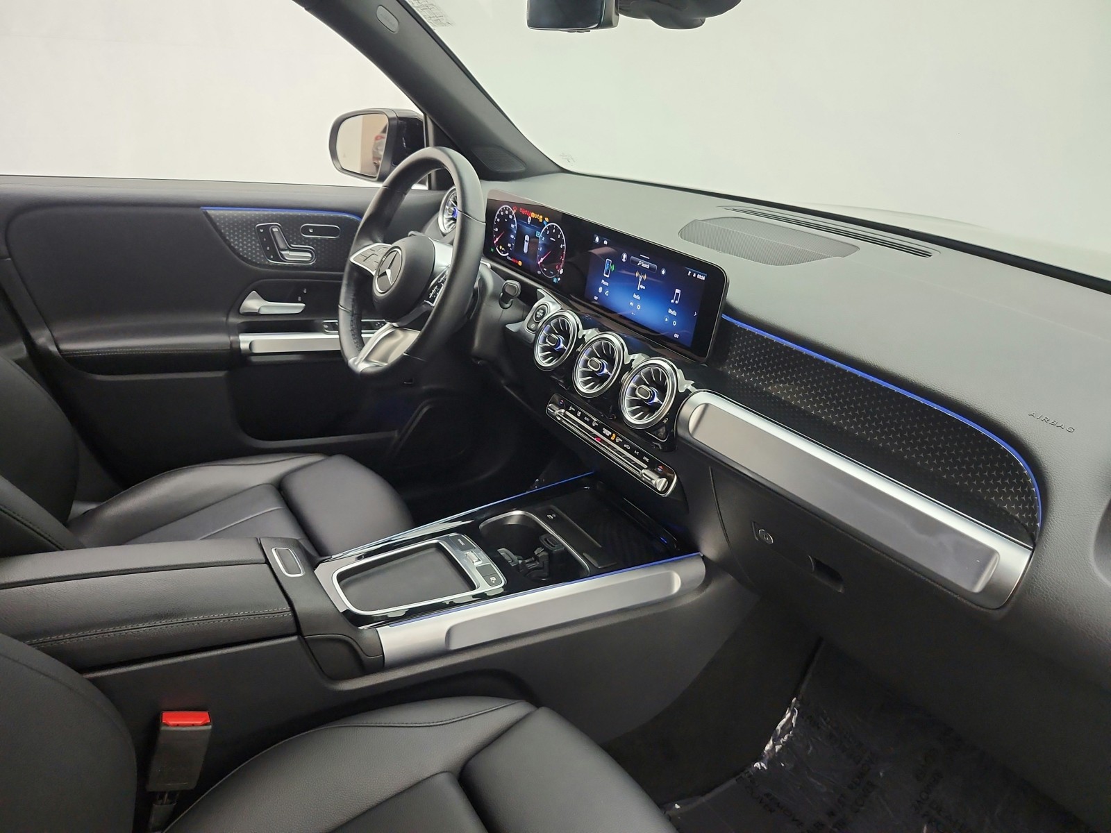 Used 2024 Night Black Mercedes-Benz GLB 250 SUV image 21