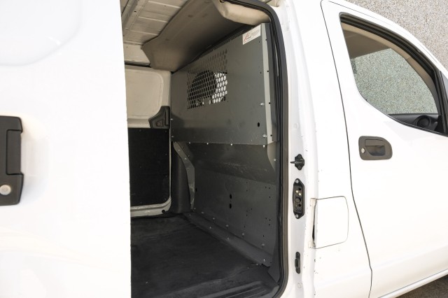 2018 Nissan NV200 Compact Cargo S 31