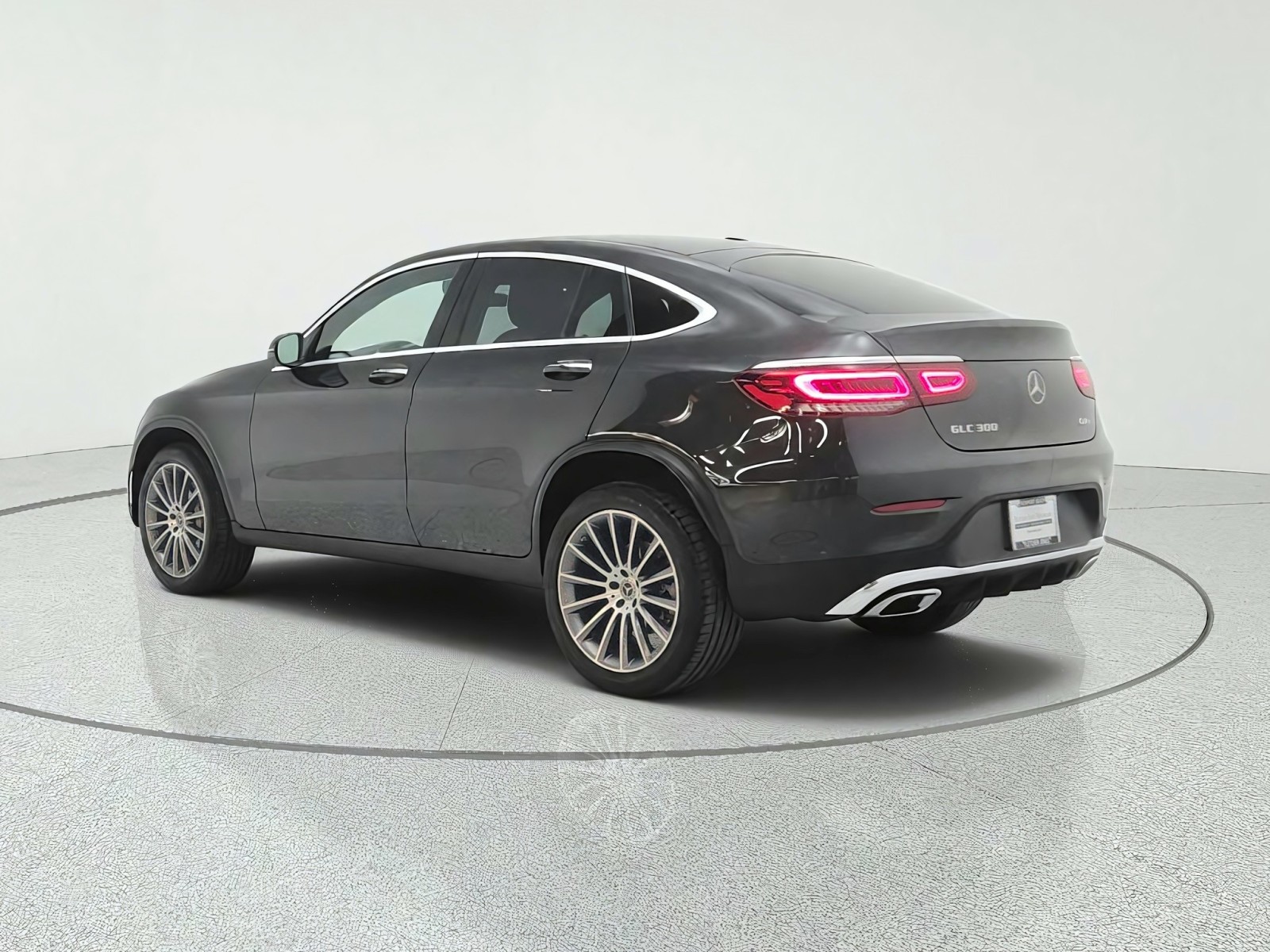 Used 2020 Graphite Grey Metallic Mercedes-Benz GLC 300 4MATIC® Coupe image 7