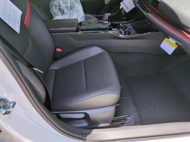 ToyotaPrius Plug-In Hybrid41