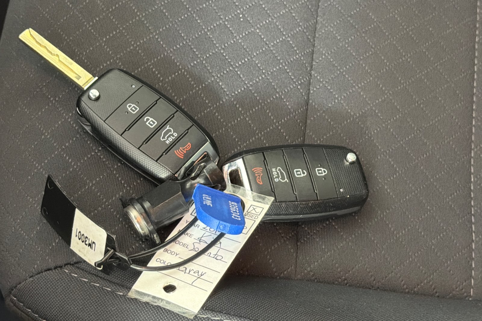 Used 2019 GRAVITY GREY Kia L FWD image 23