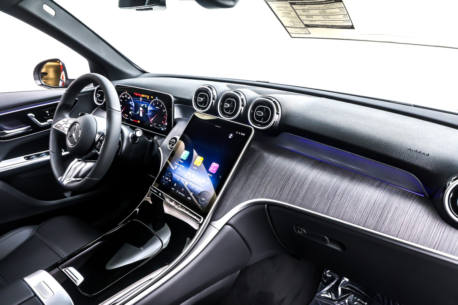 New 2026 MANUFAKTUR Alpine Grey Mercedes-Benz GLC 300 image 5