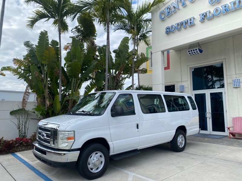 2008 Ford Econoline Wagon XLT 15 PASSENGERS E350 CLEAN in , 
