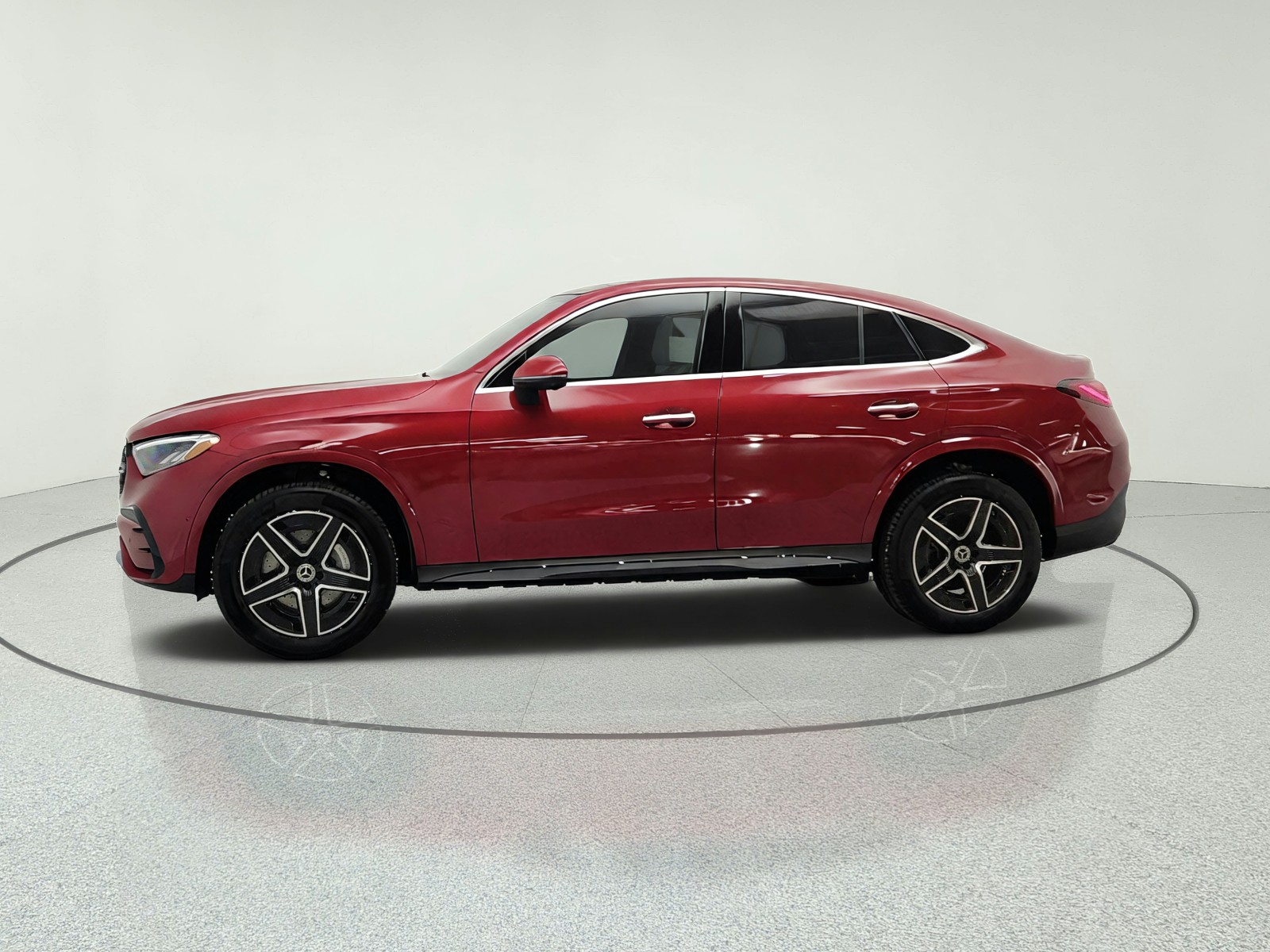 New 2026 MANUFAKTUR Patagonia Red Metallic Mercedes-Benz GLC 300 4MATIC® Coupe image 8
