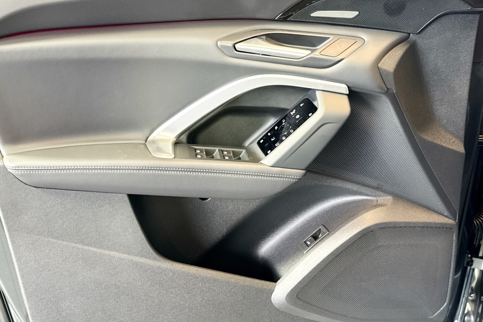 New 2025 Daytona Gray Pearl Effect Audi Premium Plus 2.0 TFSI quattro image 15