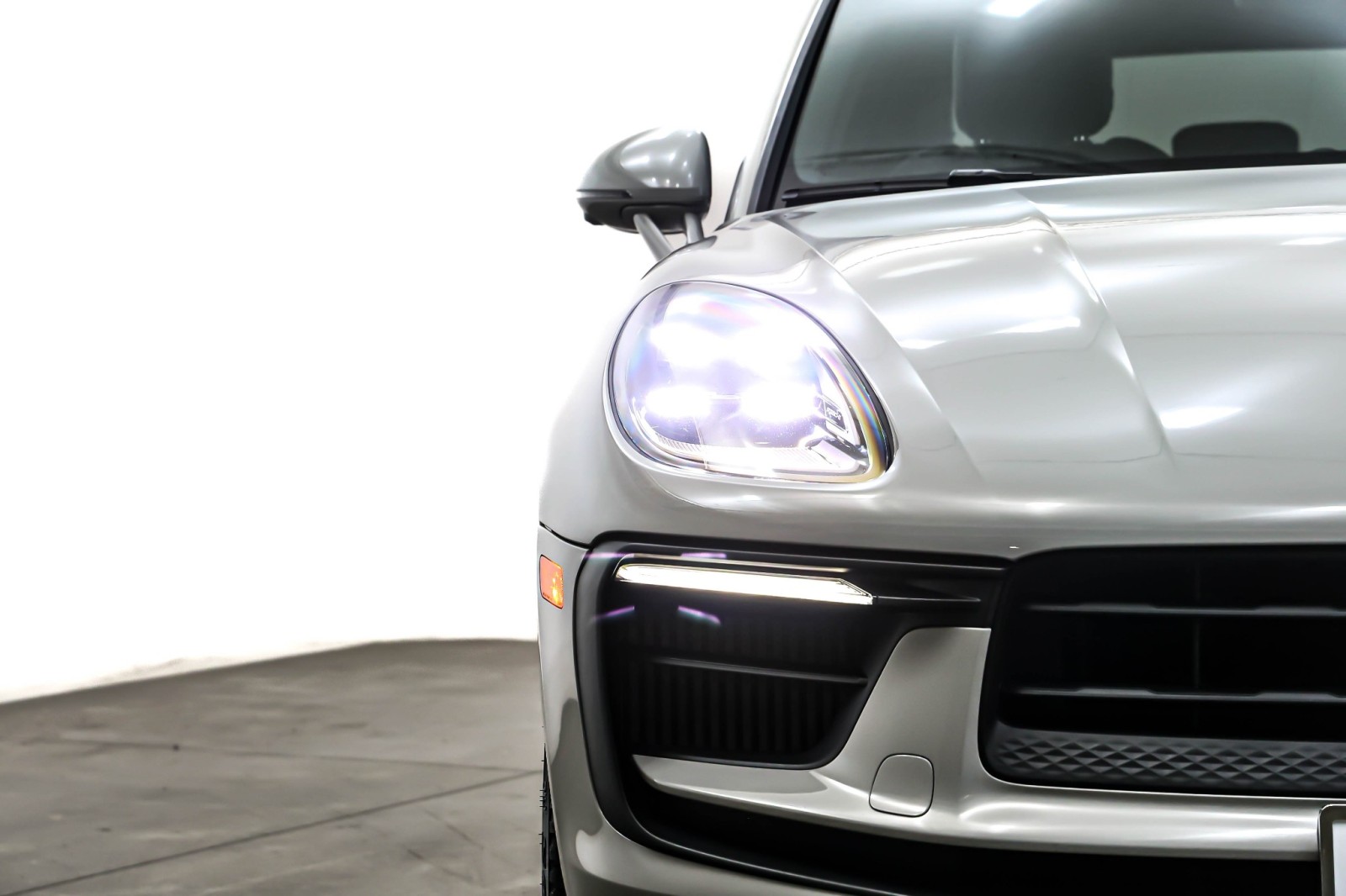 Used 2024 Chalk Porsche S AWD image 14