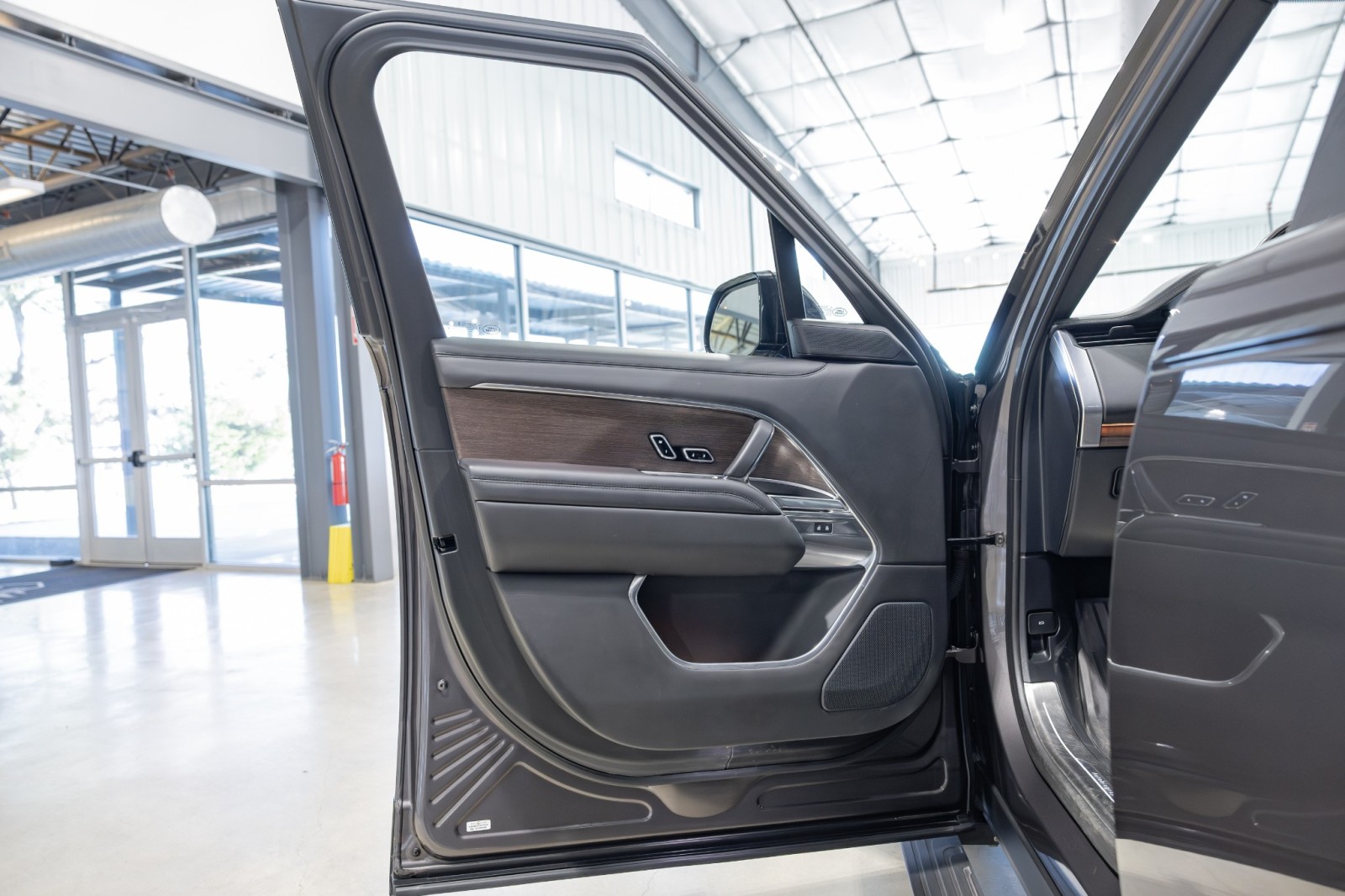 Used Car 2023 Land Rover Range Rover  Autobiography For Sale Under $130,000 In Boerne, Texas