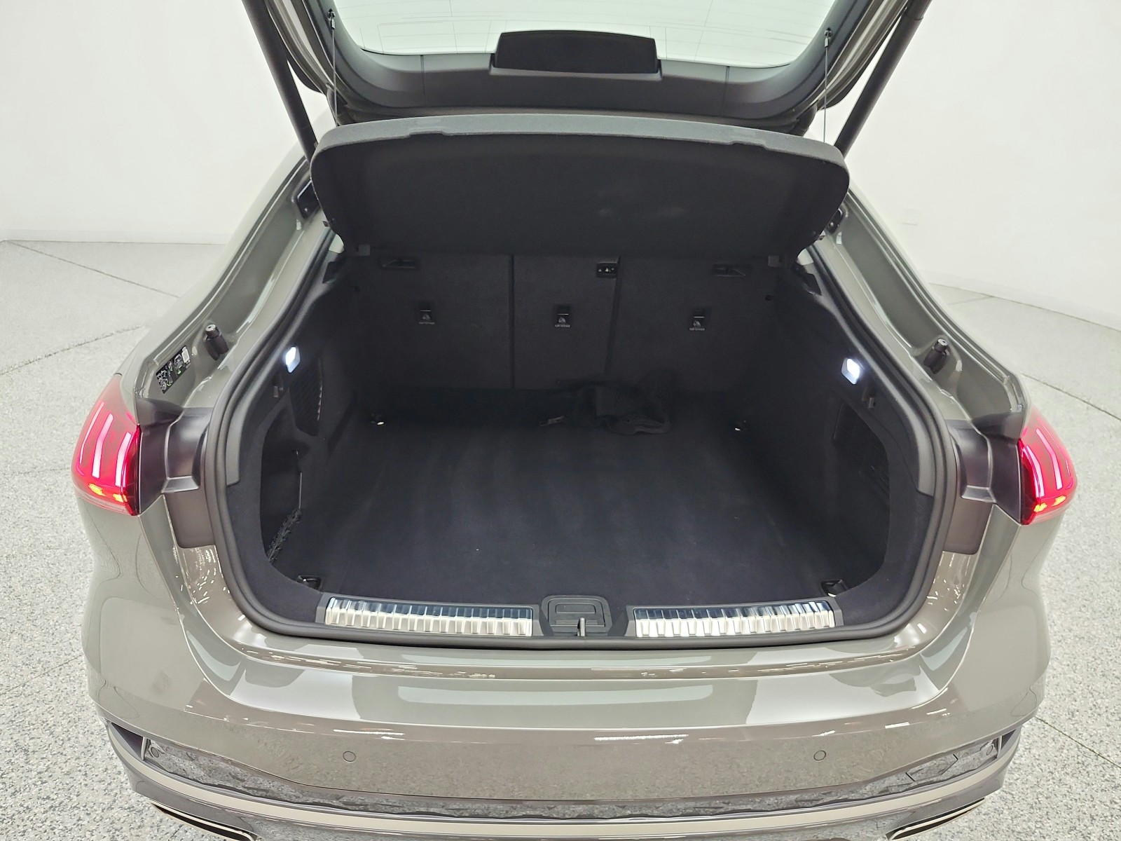 Used 2025 Chronos Gray Metallic Audi Premium image 21