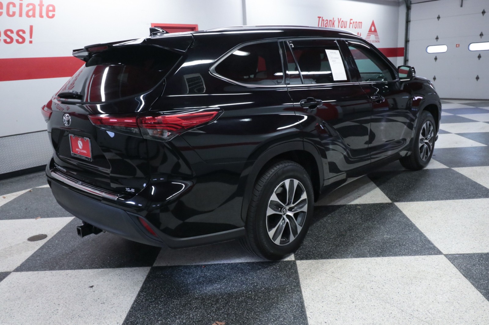 Used Car 2021 Toyota Highlander  Xle For Sale Under $35,000 In Austin, Texas
