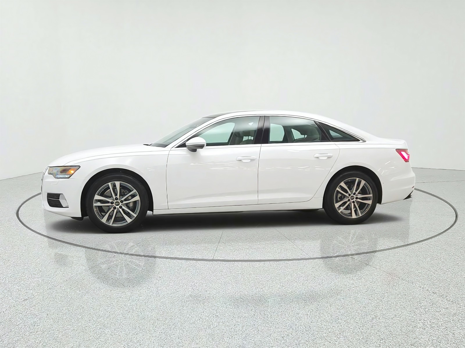 Used 2023 Ibis White Audi Premium image 8