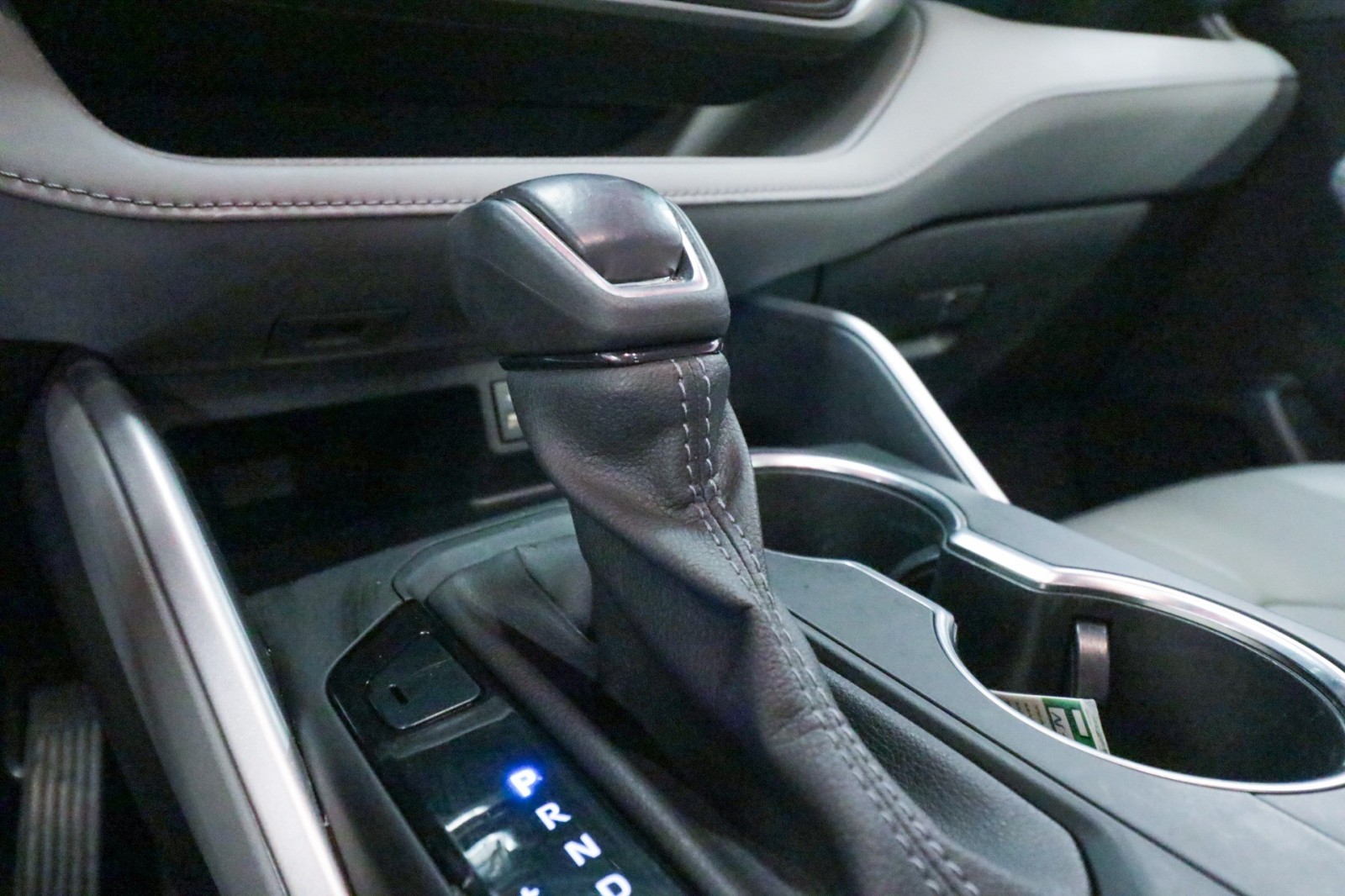 Used Car 2022 Toyota Highlander  Xle For Sale Under $35,000 In Austin, Texas