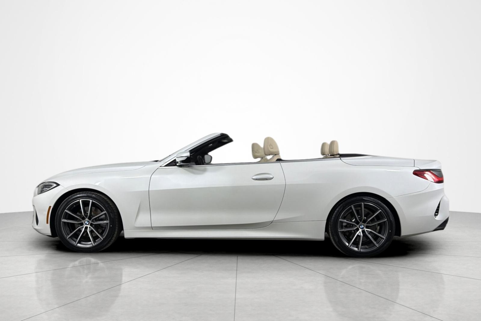 Used 2023 MINERAL WHITE BMW 430i Convertible image 2