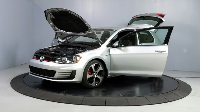 2015 Volkswagen Golf GTI SE 11