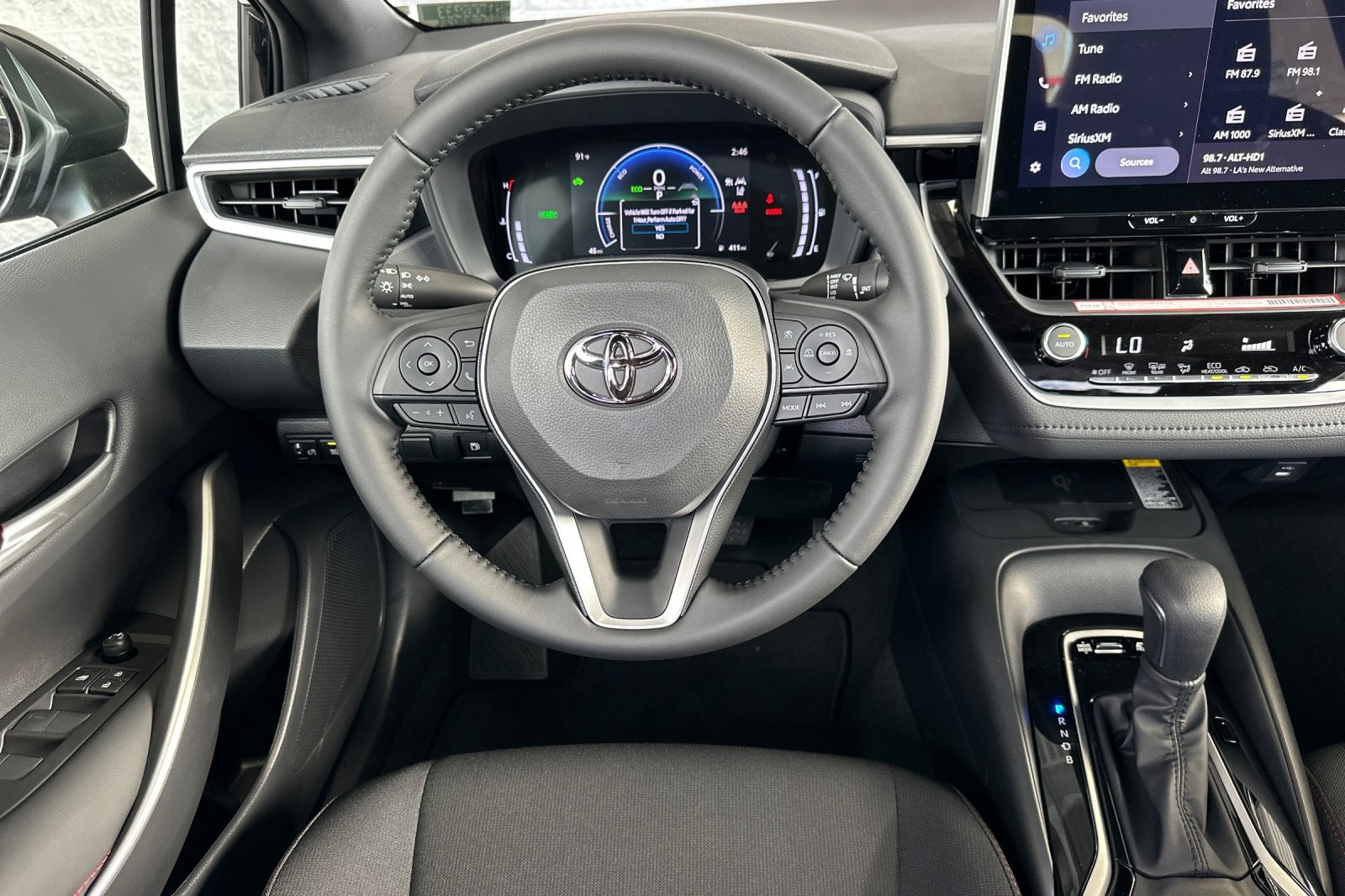 2025 Toyota Corolla Hybrid SE photo 11