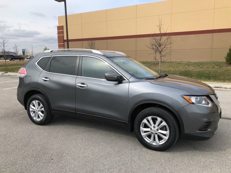2014 Nissan Rogue SV AWD in CHESTERFIELD, Missouri
