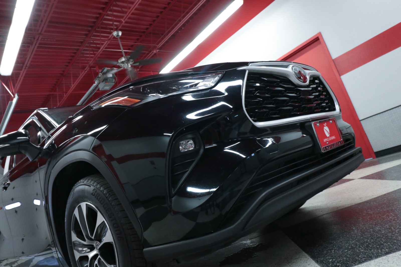 Used Car 2021 Toyota Highlander  Xle For Sale Under $35,000 In Austin, Texas