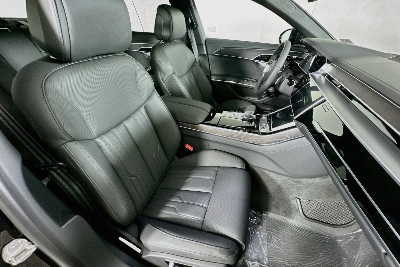 New 2027 Mythos Black Metallic Audi L Quattro image 8