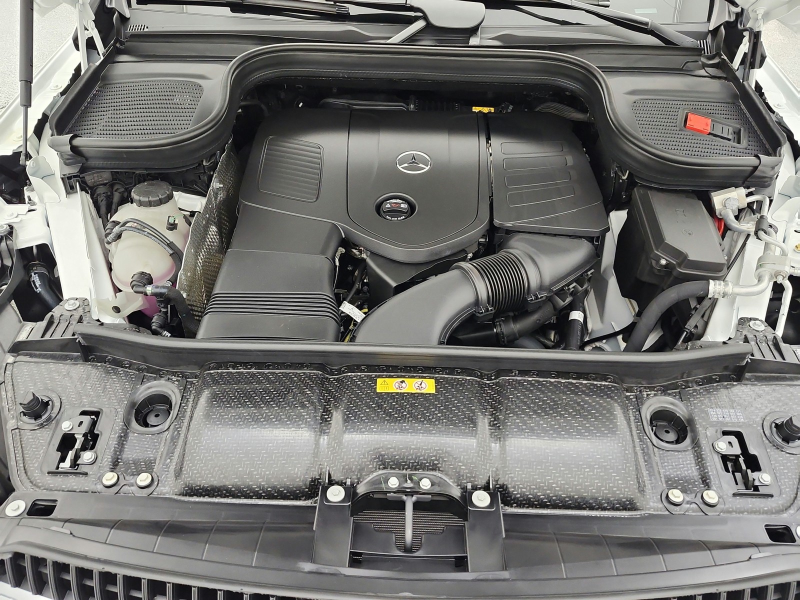 New 2026 Polar White Mercedes-Benz GLE 350 image 13