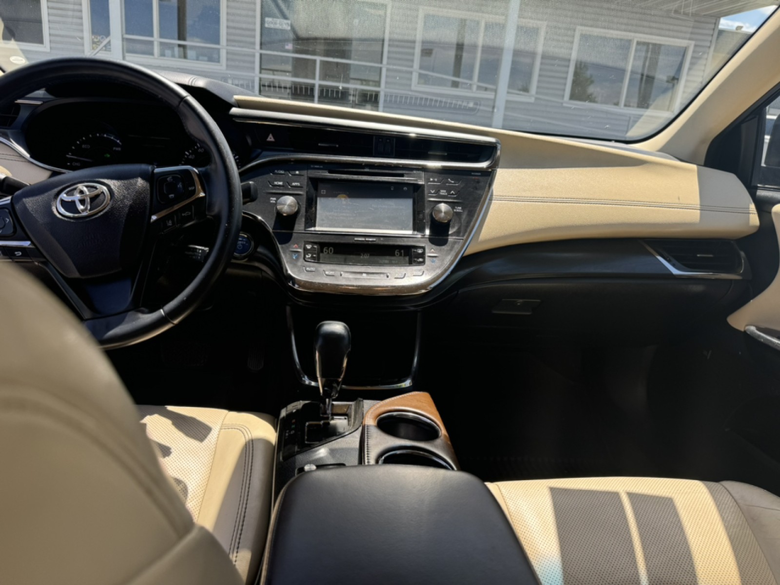 2018 Toyota Avalon Hybrid Limited 9