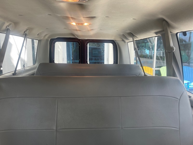 2006 Ford Econoline Wagon XLT 8 PASS LOW MILES 56328 in ,