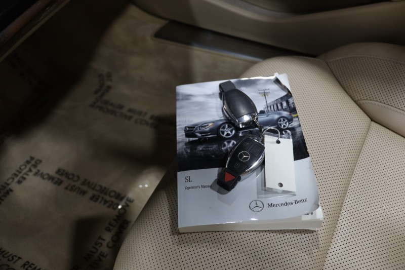 2013 Mercedes-Benz SL 550 AMG Sport 2dr Roadster in , 