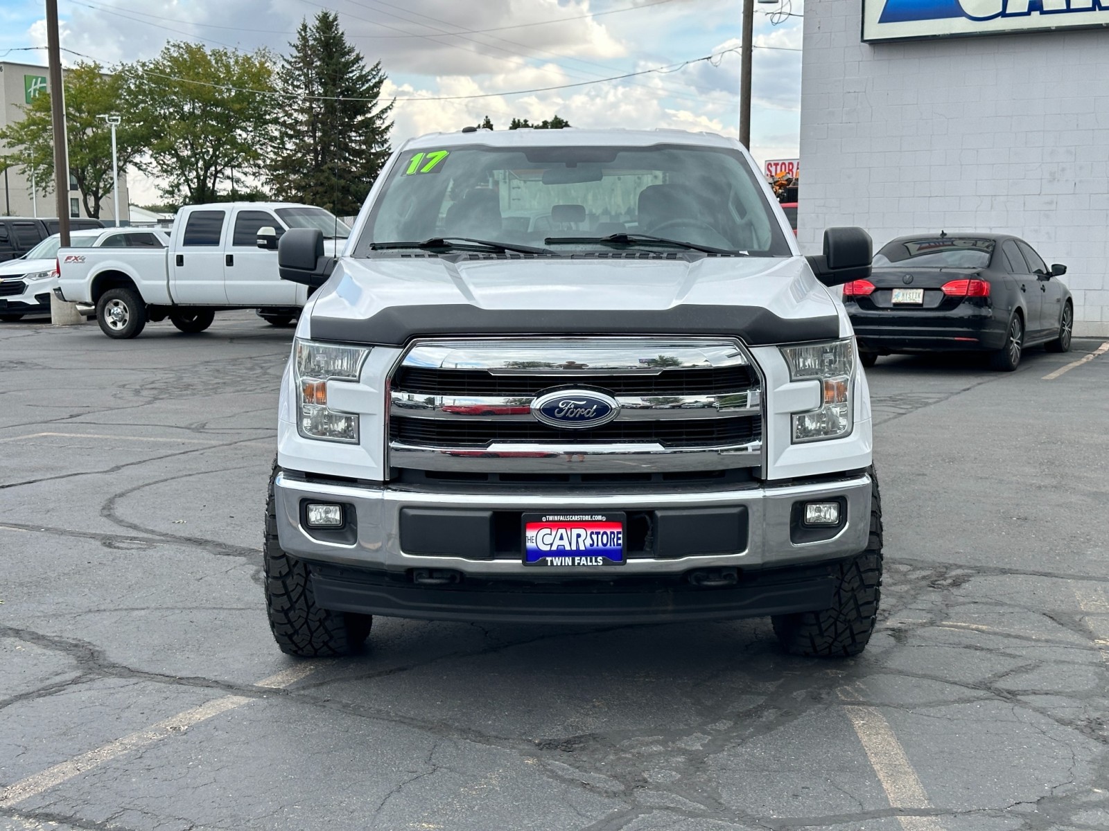 2017 Ford F-150 XLT 2