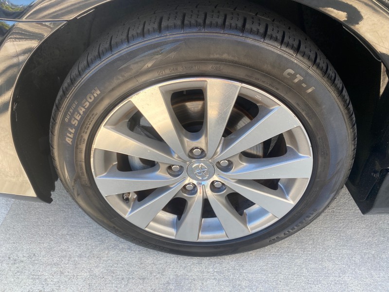 2011 Toyota Avalon Limited LOW MILES 80,879 in ,