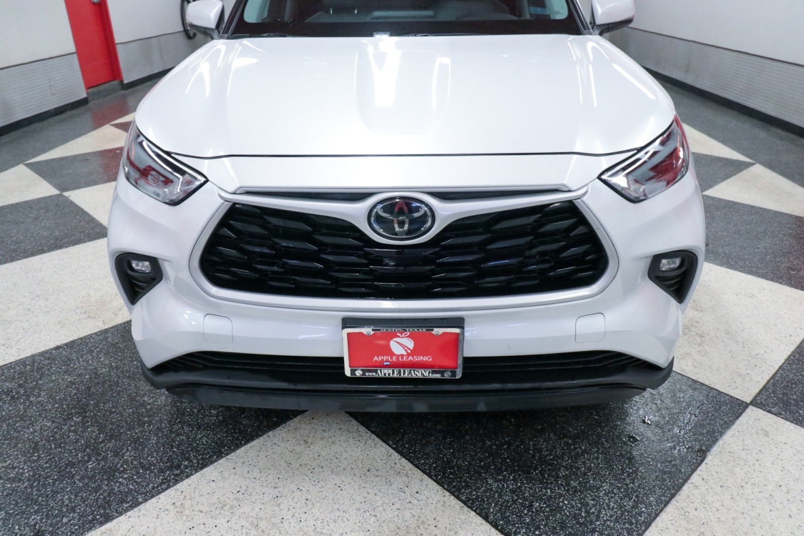 Used Car 2022 Toyota Highlander  Xle For Sale Under $35,000 In Austin, Texas