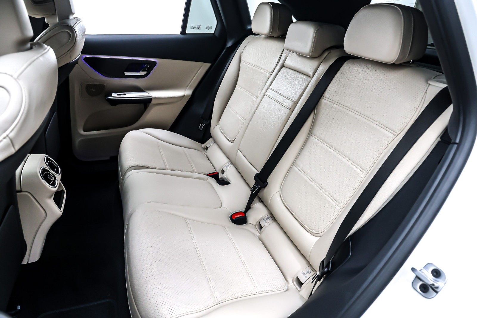 New 2026 Polar White Mercedes-Benz GLC 300 image 8