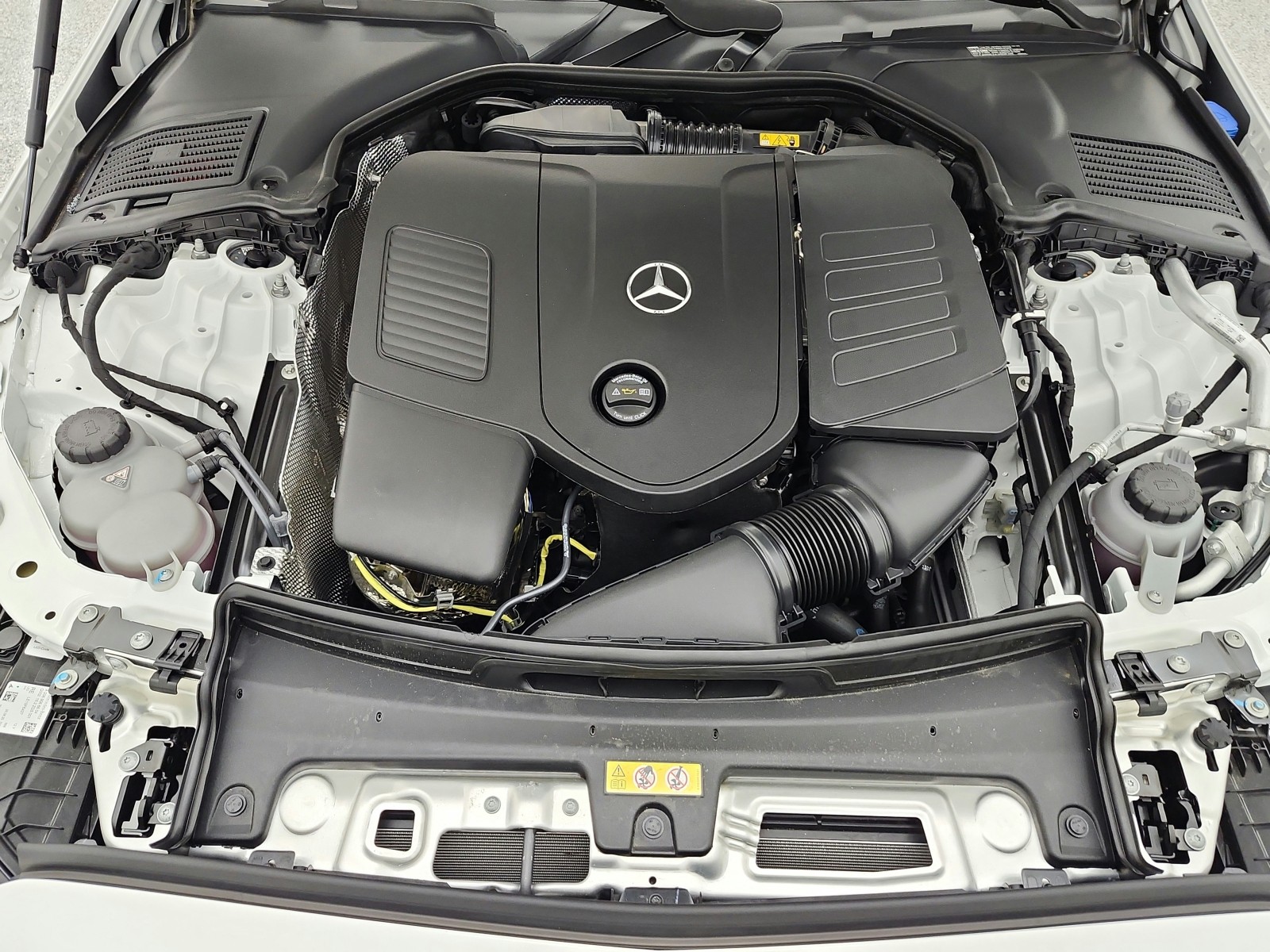 New 2026 Polar White Mercedes-Benz C 300 image 13