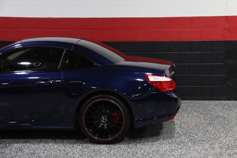 2013 Mercedes-Benz SL 550 AMG Sport 2dr Roadster in , 