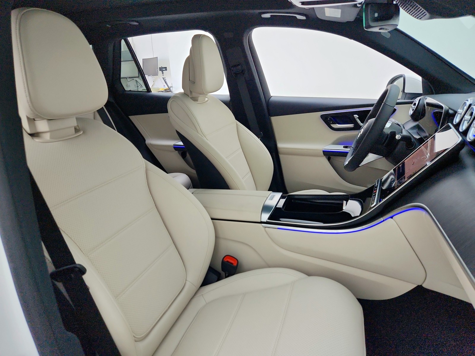New 2026 Polar White Mercedes-Benz GLC 300 SUV image 20