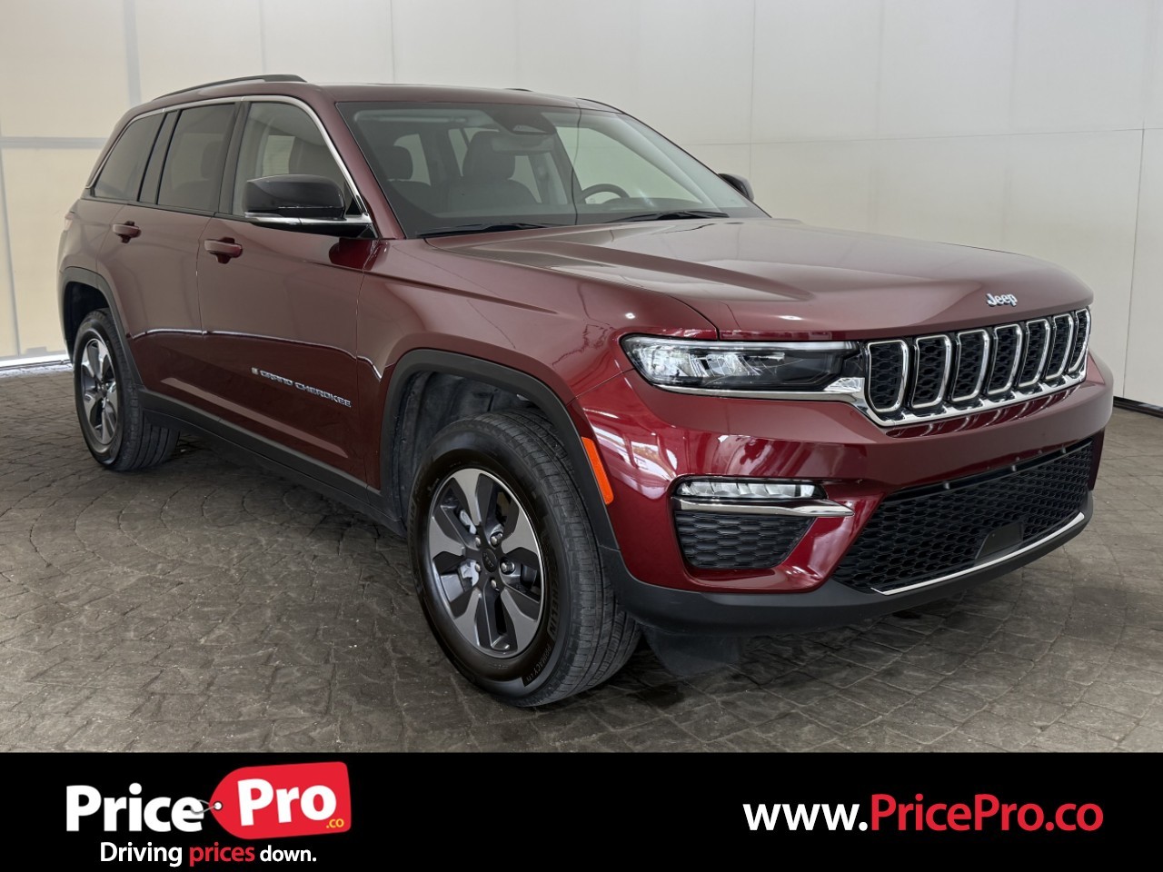 Velvet Red Pearlcoat 2022 Jeep Grand Cherokee 4xe SUV / Crossover Four-Wheel Drive Automatic