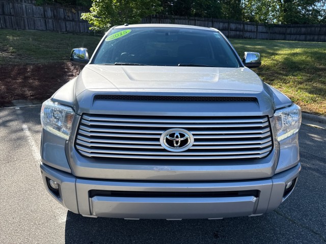 ToyotaTundra 4WD Truck2
