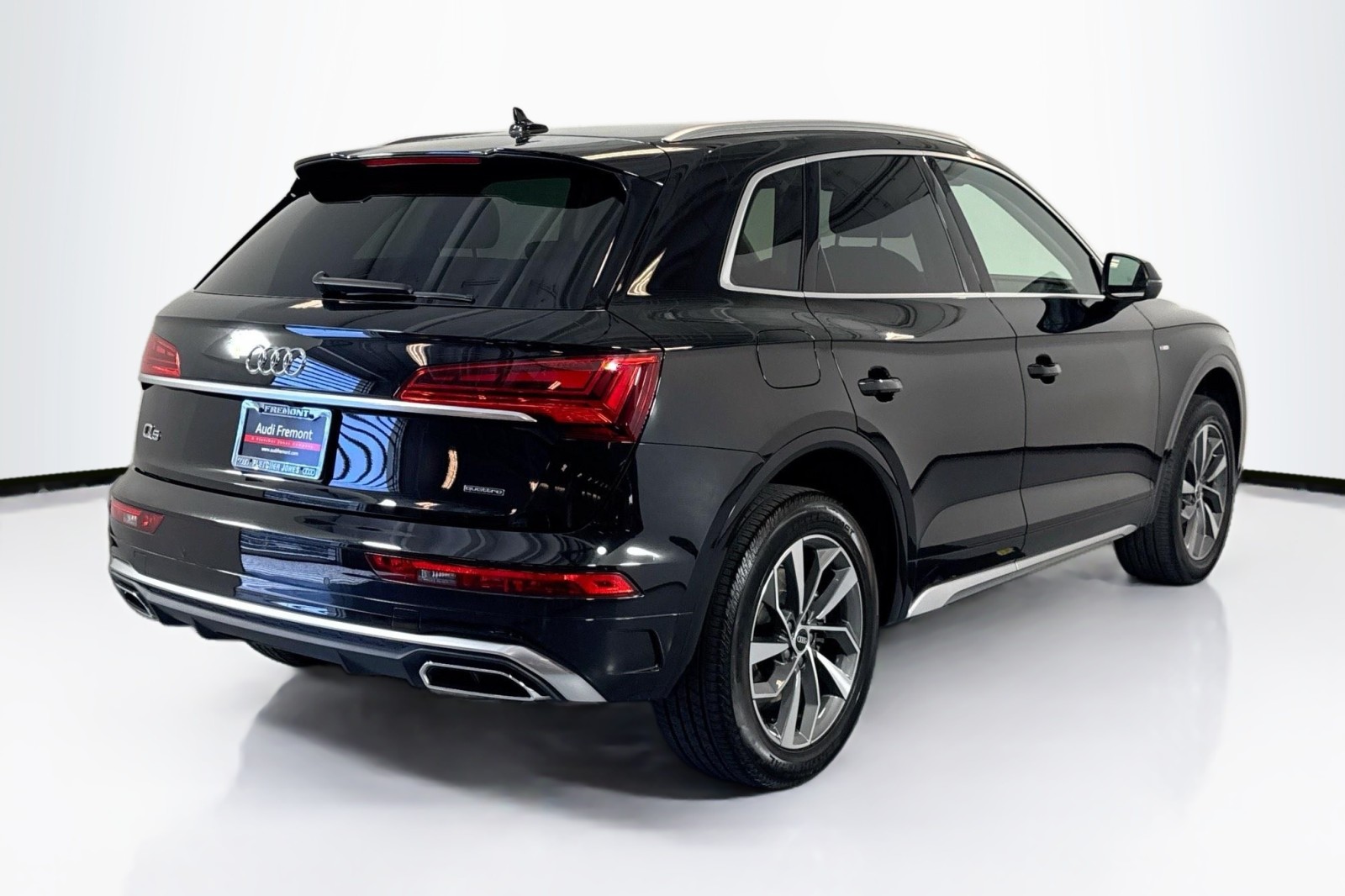 Used 2022 MYTHOS BLACK Audi S line Premium image 5