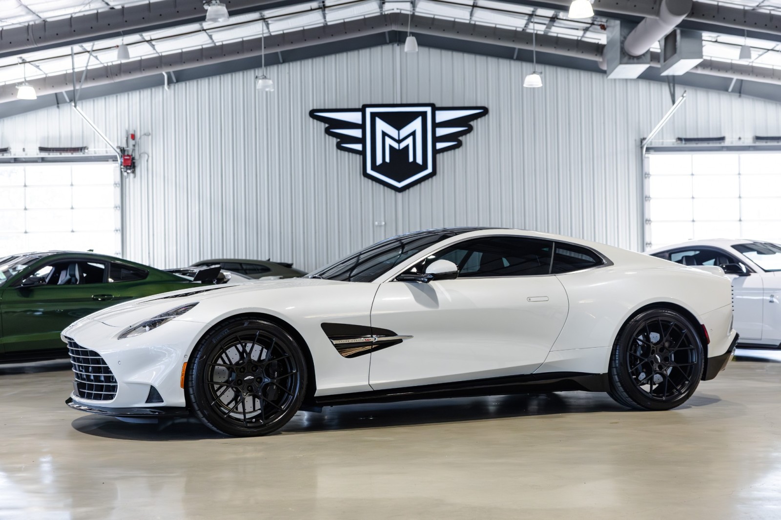 2025 Aston Martin Vanquish Coupe's photo