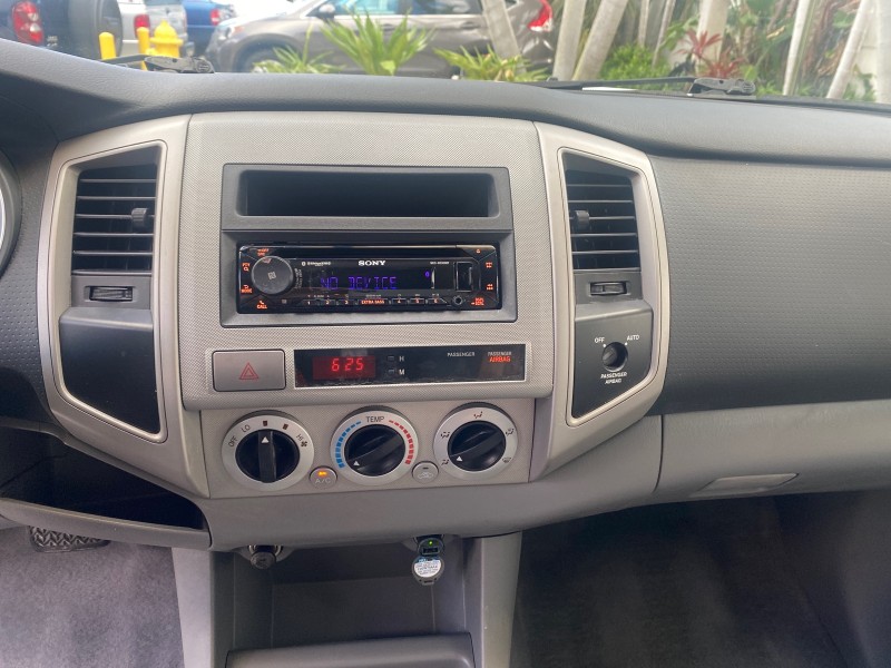 2005 Toyota Tacoma LOW MILES 58,735 X CAB in , 