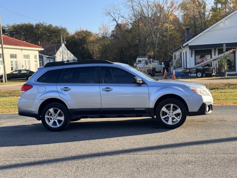 2014 Subaru Outback 2.5i   AWD in , 