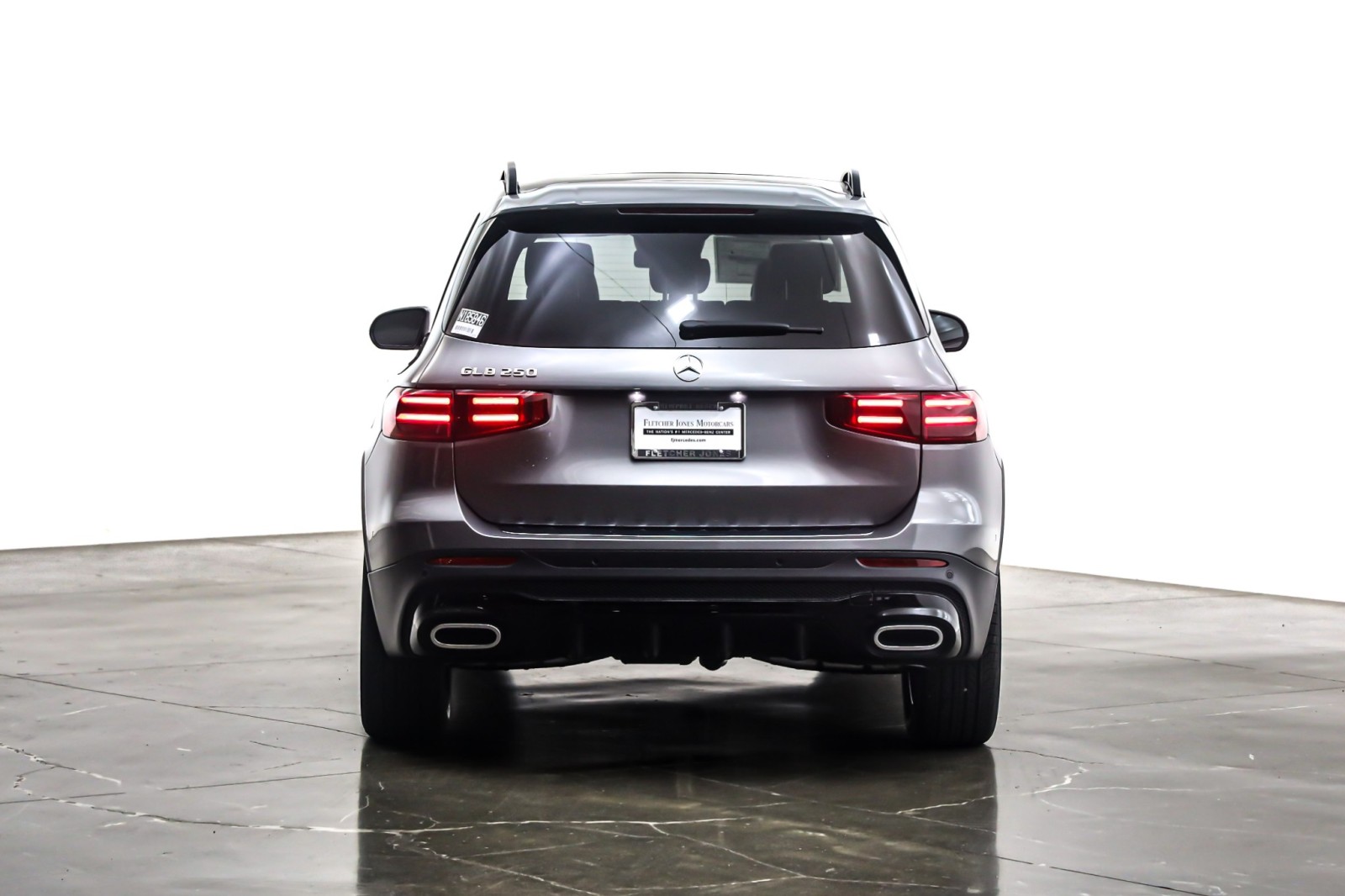 New 2026 Mountain Grey Metallic Mercedes-Benz GLB 250 image 3