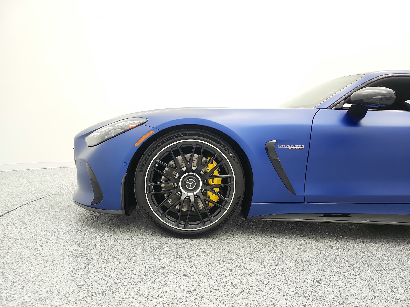 New 2026 MANUFAKTUR Starling Blue Magno Mercedes-Benz AMG® GT 55 image 11