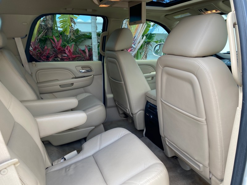 2010 Cadillac Escalade SUNROOF NAV Premium LOW MILES 66,933 in ,