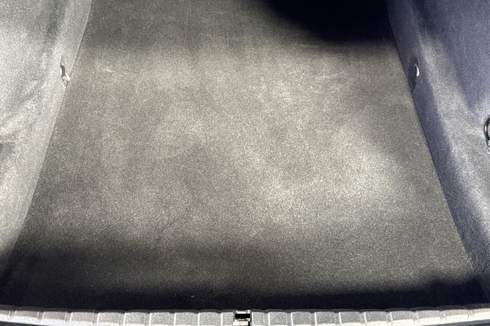 Used 2022 Marina Bay Blue Metallic BMW Competition image 24