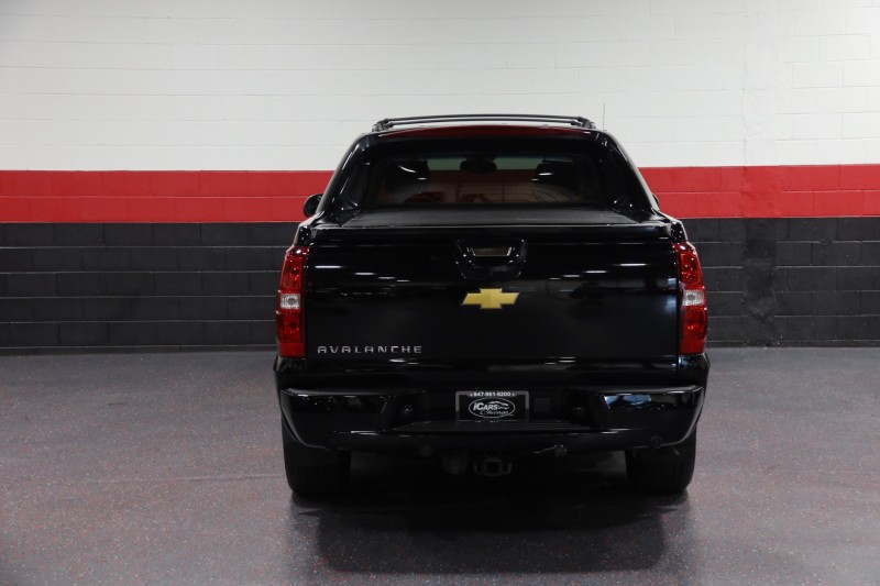 2013 Chevrolet Avalanche LTZ 4WD Black Diamond Edition 4dr Suv in , 